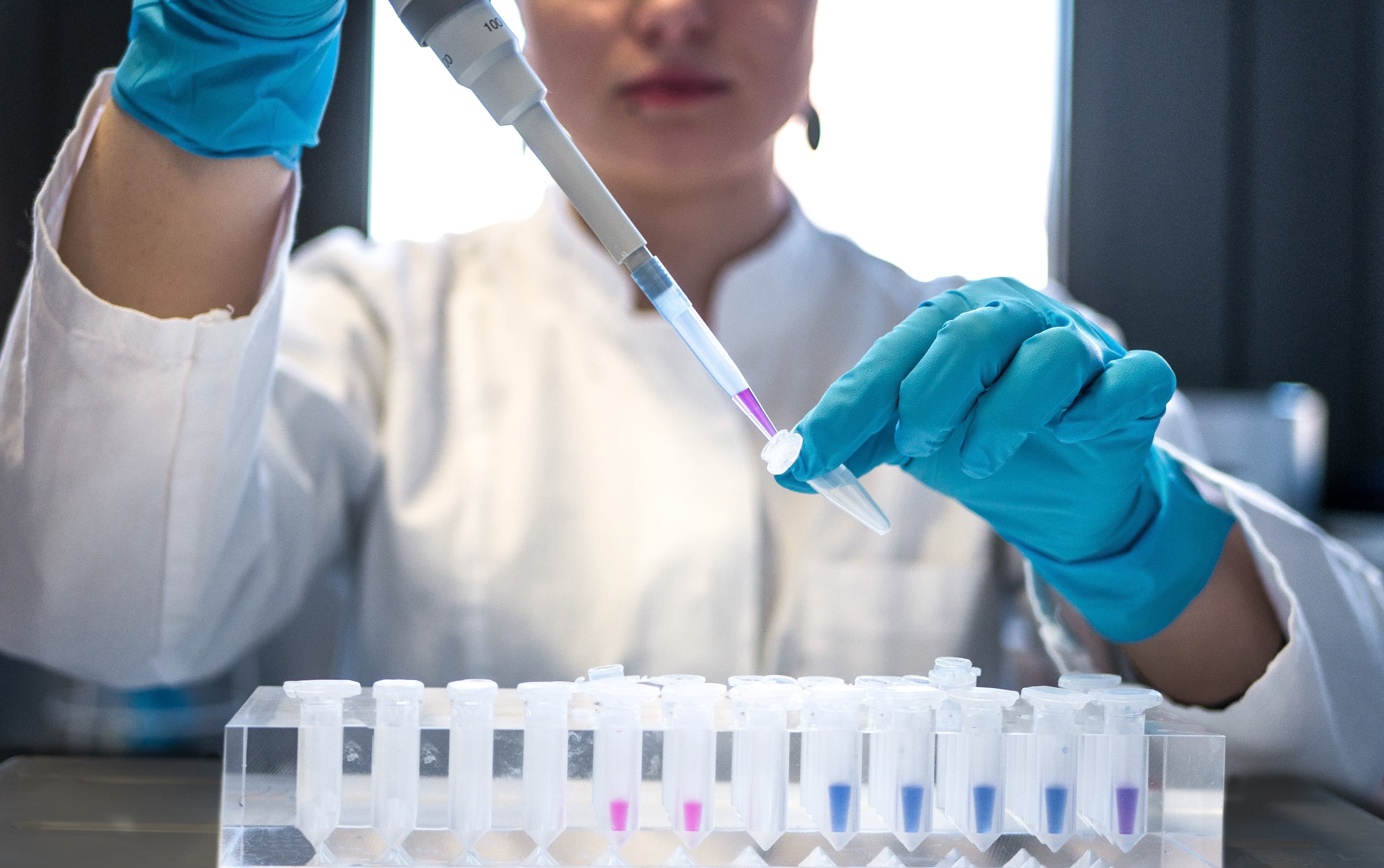 Terapia combinată se arată promițătoare în tratarea cancerului osos la copii, conform unui studiu publicat în Cancer Letters.