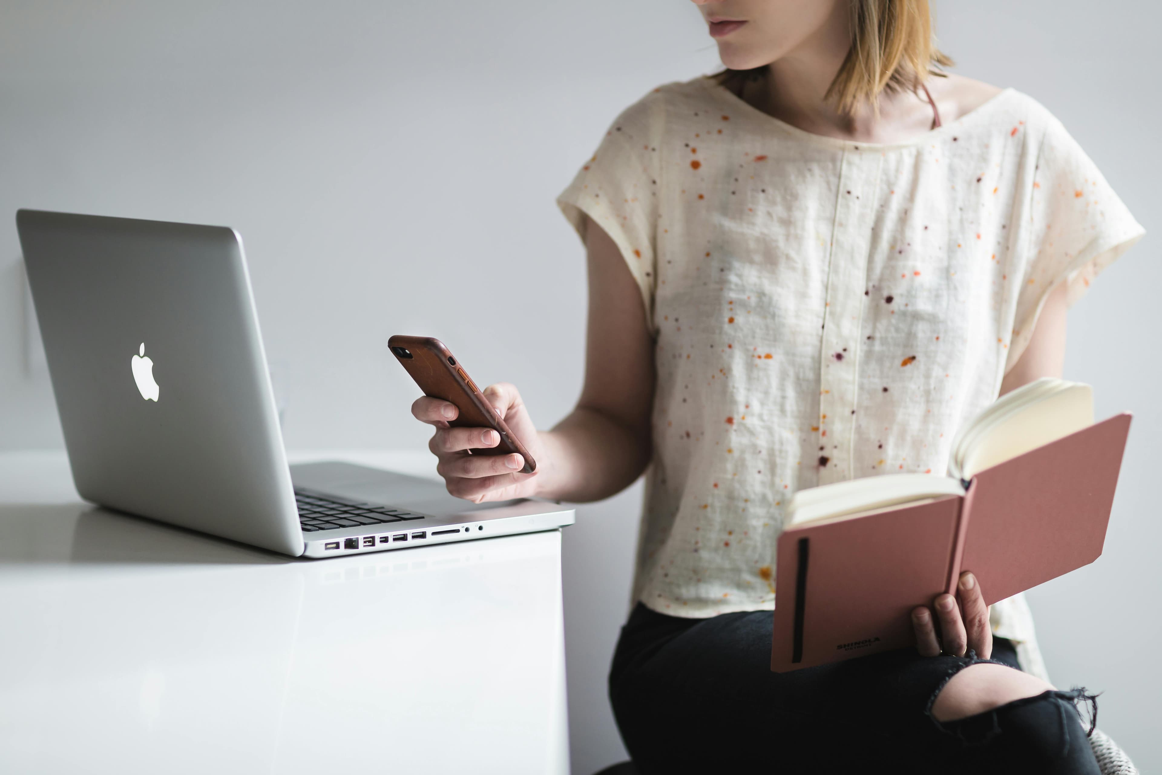 Best Cancer Support Apps, Books, and Wellness Tools